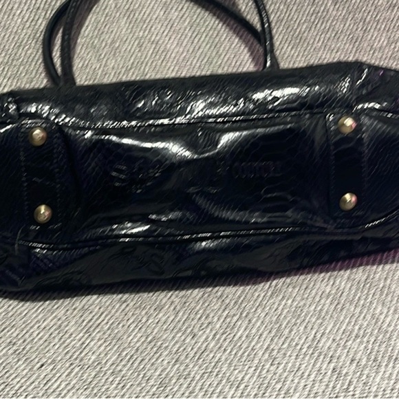Sharif 1827 Couture Black Shoulder Bag with Glossy Finish and Silver Accents - Picture 10 of 16